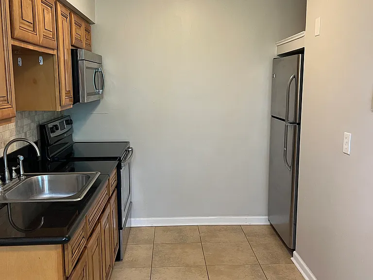 319 Hanna Ave #C-3 — Photo 4