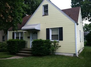 8 Grove St, Pompton Plains, NJ 07444