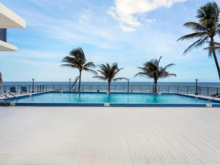 2066 N Ocean Blvd #14 — Photo 32