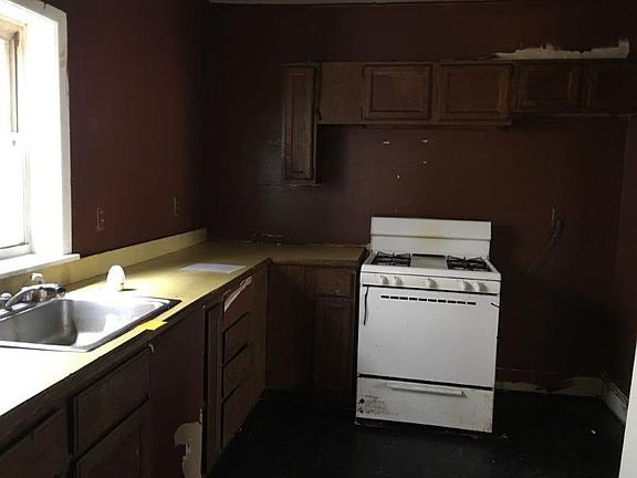 3rd image of 318 Westside Ave