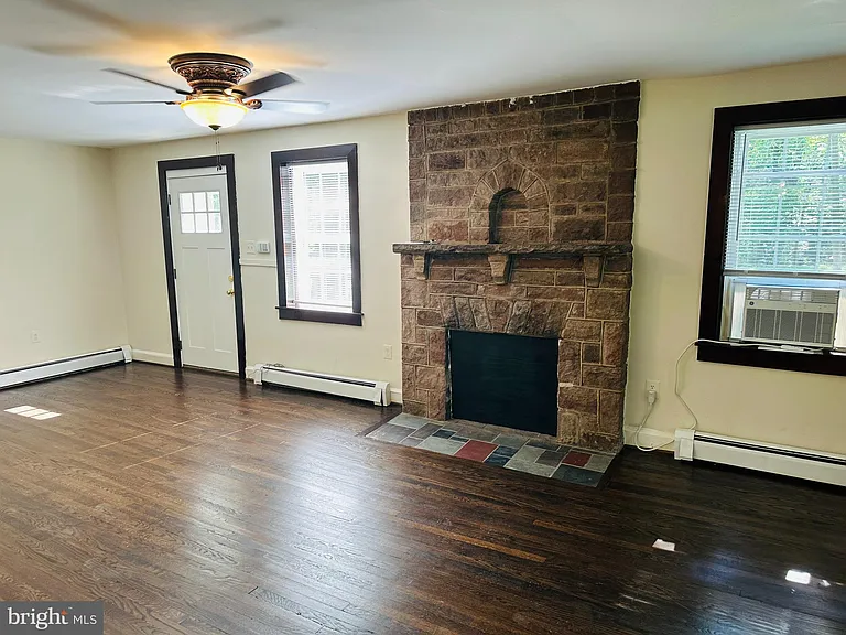 21120 Martinsburg Rd — Photo 8