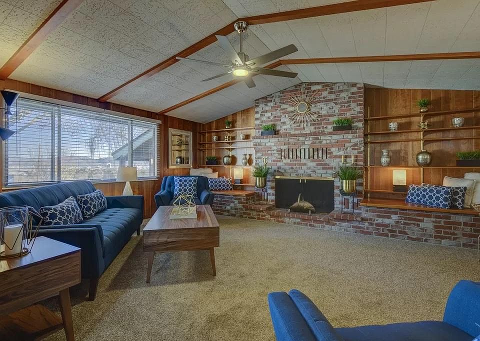 Enjoy the retro ambiance in the inviting living room