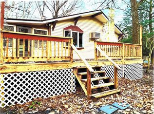 119 Lakeview Dr, Dingmans Ferry, PA 18328
