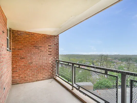 Sold by Robert E. Hill  | media 21