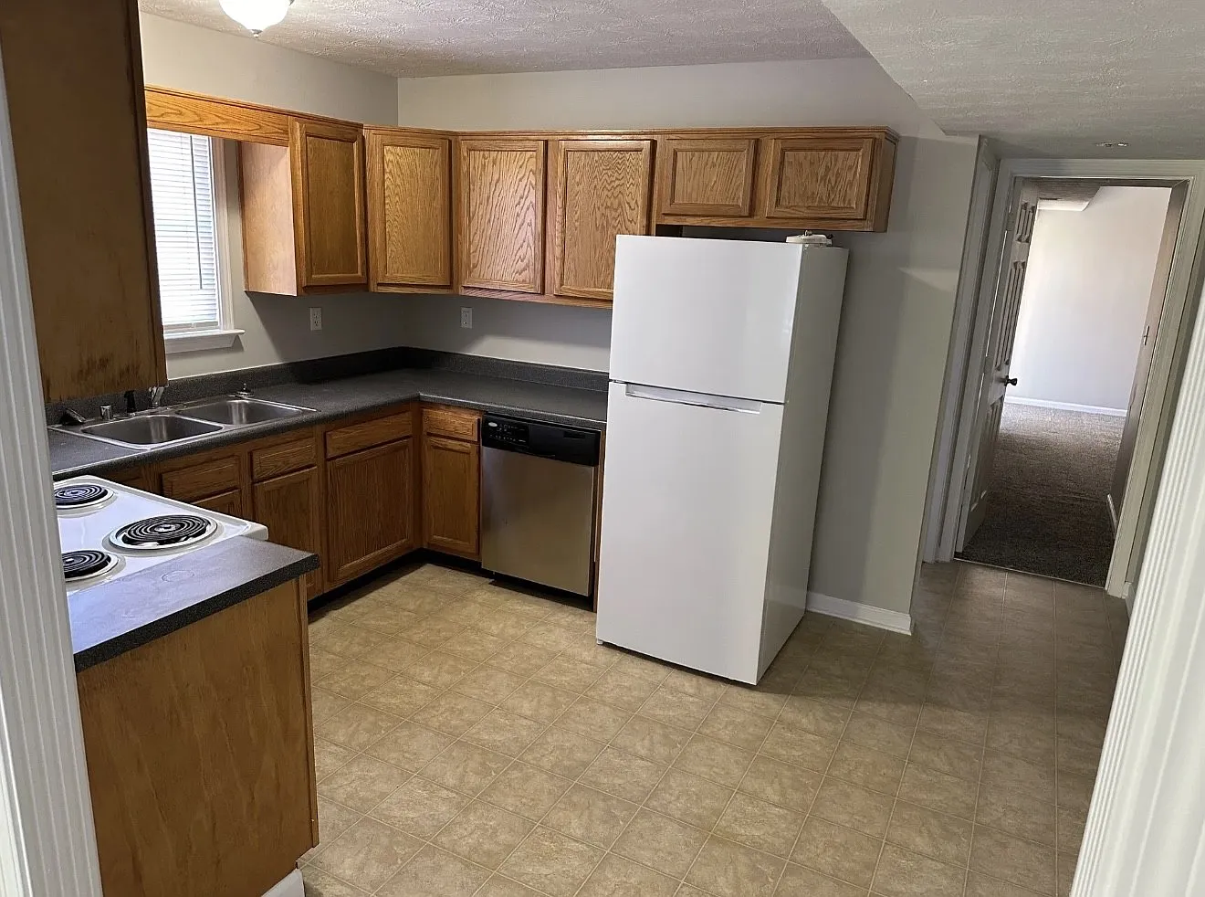 107 Braxton Court — Photo 3