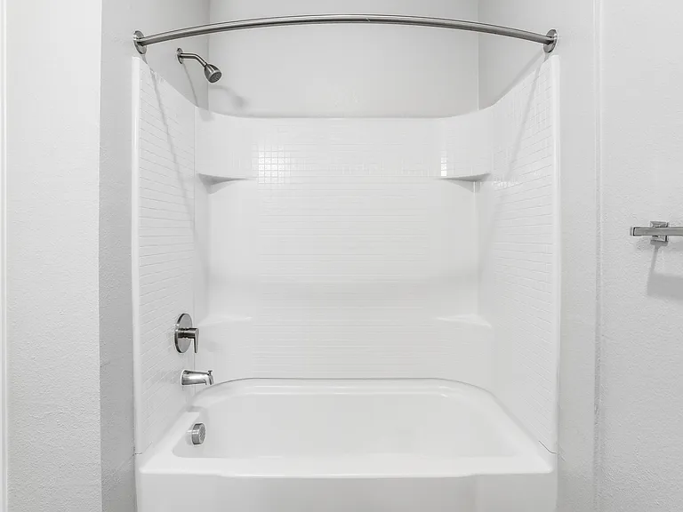 Tesoro Apartments — Photo 57
