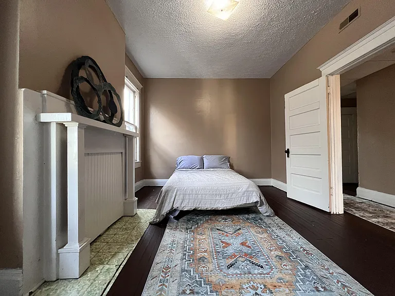 206 Walnut St — Photo 4