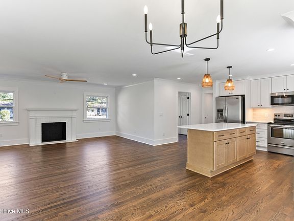 5th image of 3626 Stratford Boulevard