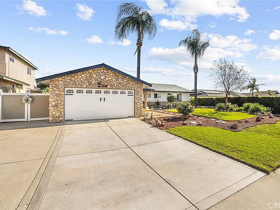 3rd image of 7565 Amethyst St