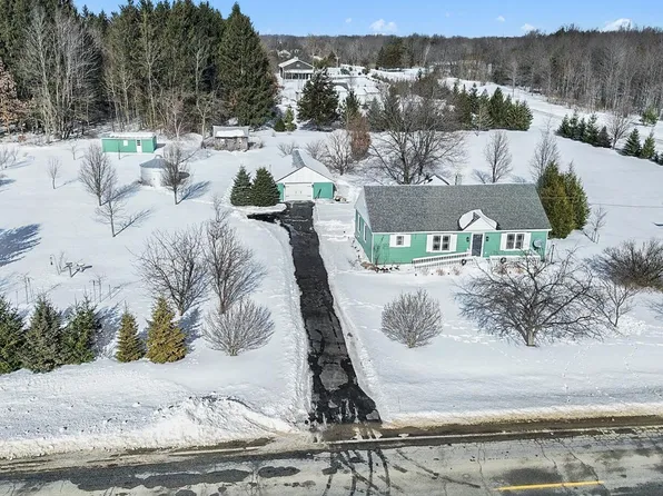 6007 113th Ave, Fennville, MI 49408