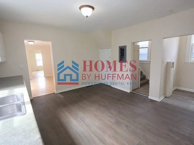 1319 Uhlhorn St — Photo 12
