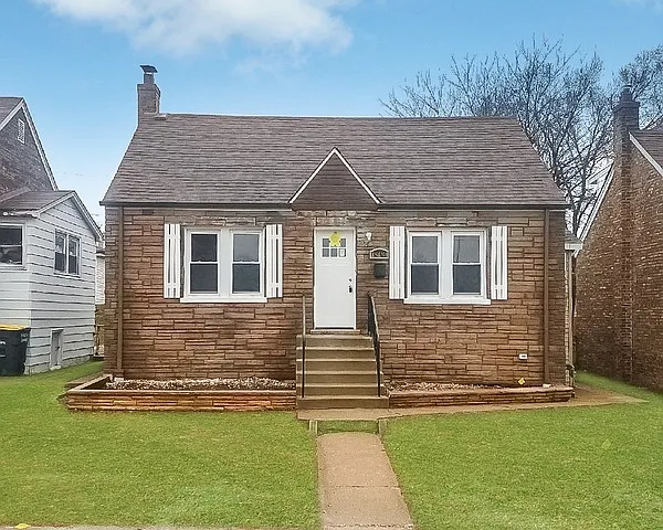 18134 Chicago Ave photo 1