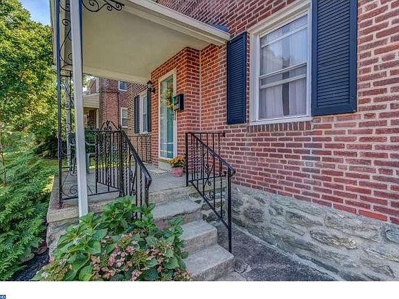 3rd image of 320 Childs Ave