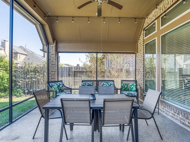 29114 Davenport Dr — Photo 42