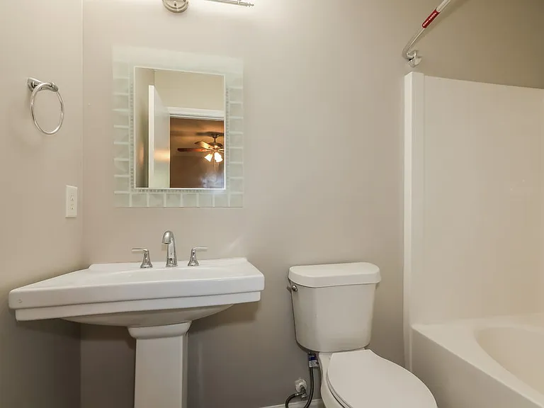 11926 Stewarts Crossing Dr — Photo 14