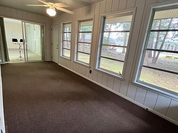 4th image of 516 Hawthorne Ln