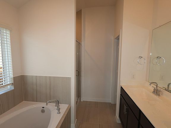 5th image of 8123 Kay Harbor Dr