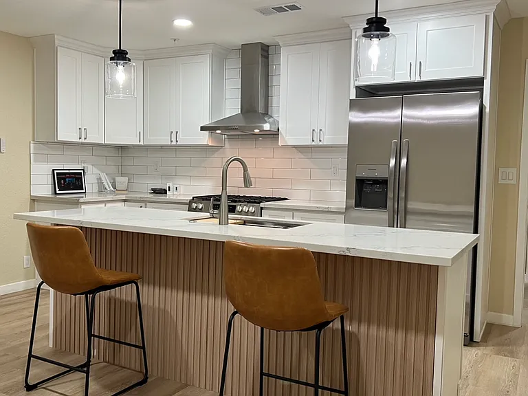 16463 Woodruff Ave — Photo 6