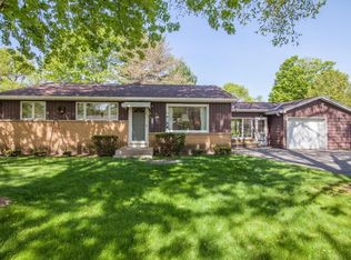 706 Roosevelt Ave, Oconomowoc, WI 53066