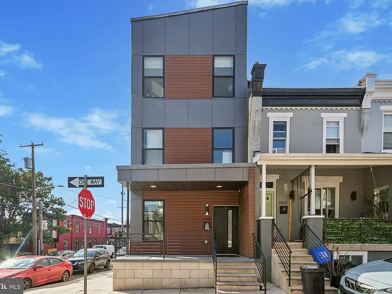 1500 N Myrtlewood St — Photo 2