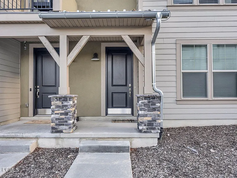 1072 W Cattail Ct #D1 — Photo 2