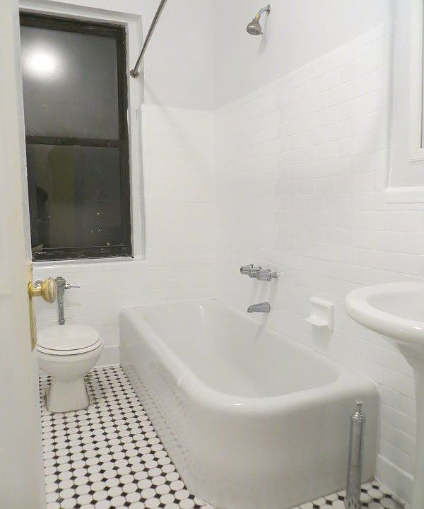 2nd image of 2100 Bronx Park E #Sb7