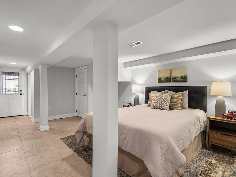 1654 Gales St NE — Photo 36