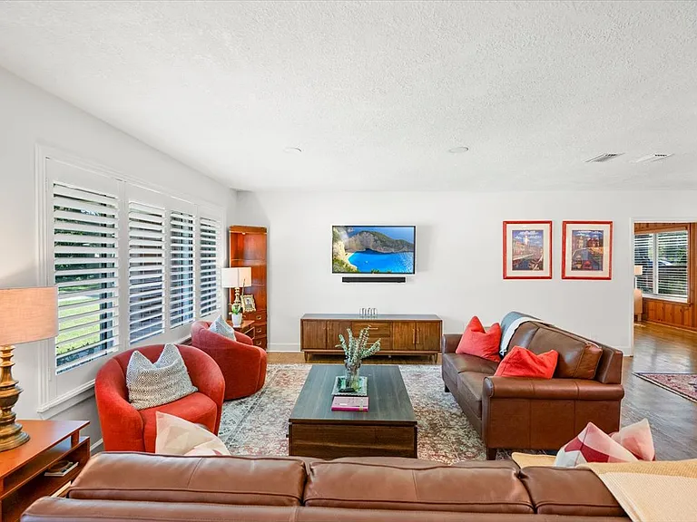 4804 River Basin Dr S — Photo 3
