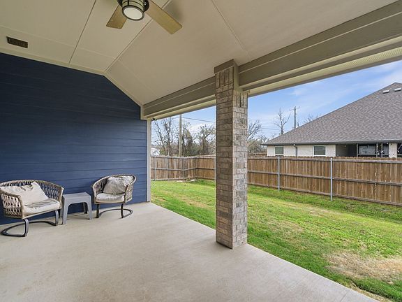 2nd image of 972 Sam St