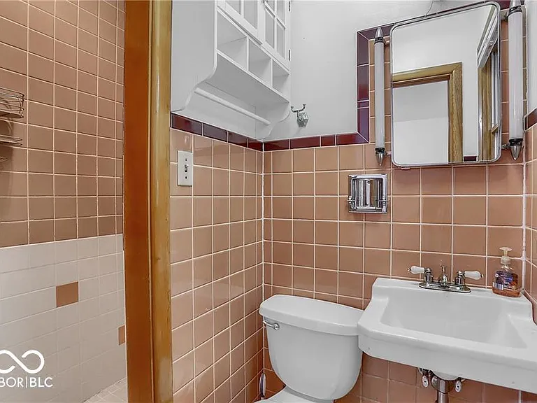 760 W Pine St — Photo 22
