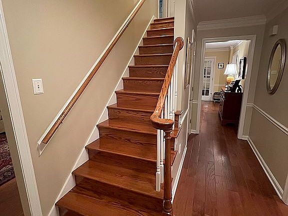 3rd image of 8825 Aldershot Dr