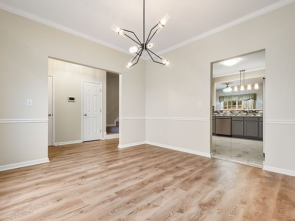 5th image of 1120 Vermillion Dr