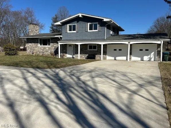 2969 Premae Dr, Akron, OH 44312