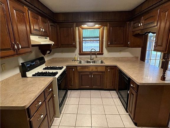3rd image of 244 W Main St