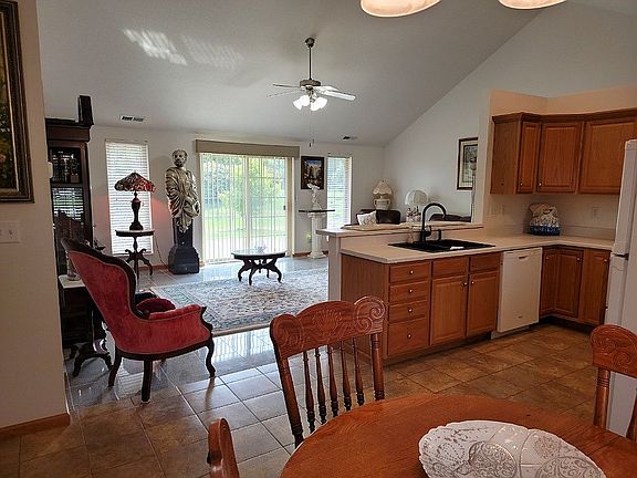 5th image of 1431 Riverbend Dr