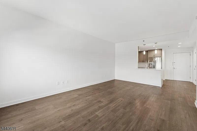 1 bed, 1.0 bath, $2,000 — Photo 4