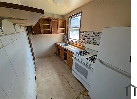 2 bed, $2,700 — Photo 3