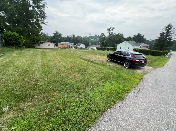 134 Orchard St, Wintersville, OH 43953