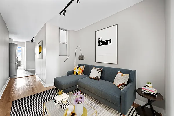 Rented by The Agency | media 4