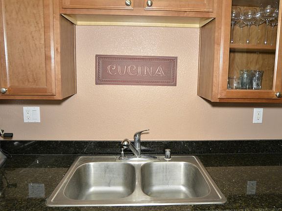 5th image of 1012 Yarwood Ct