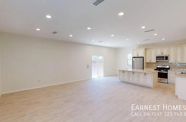 7252 Glade Ave — Photo 1