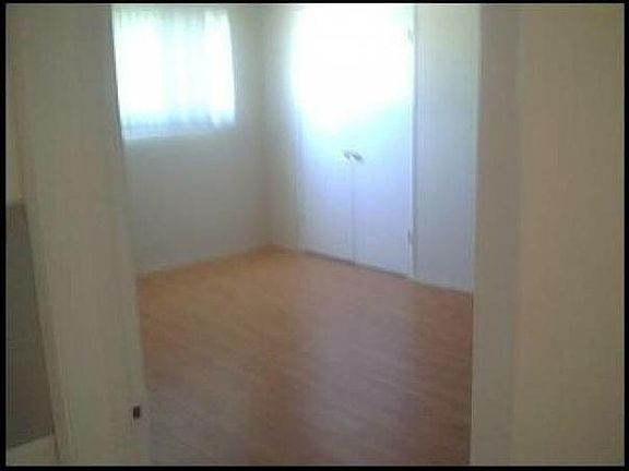 3rd image of 6041 Whitsett Ave APT 201