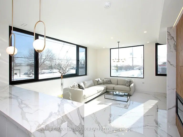 2 Owen Dr — Photo 7