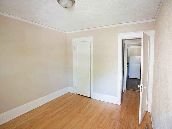 5th image of 1802 E Linnwood Ave Unit 6