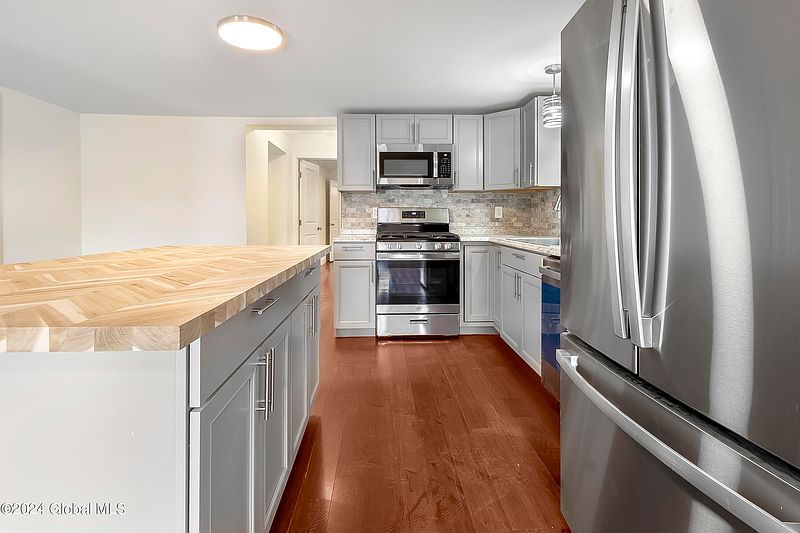 5th image of 25 Taylor Street