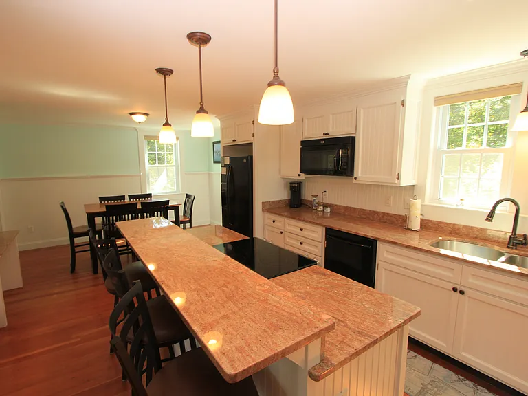 321 Williston Rd — Photo 11