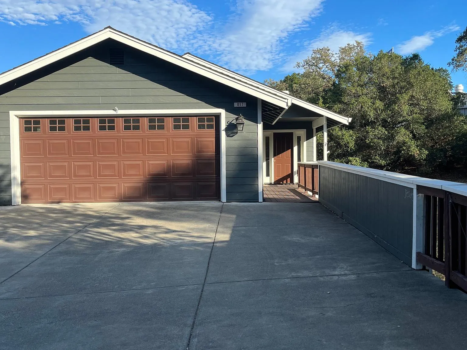 817 Hayden Ave — Photo 1