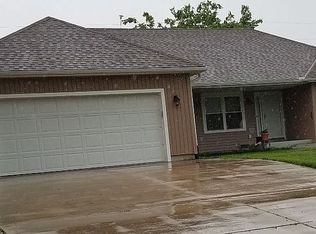 2933 SE Peck Rd, Topeka, KS 66605