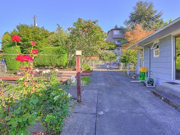 Fully-Fenced Back Yard