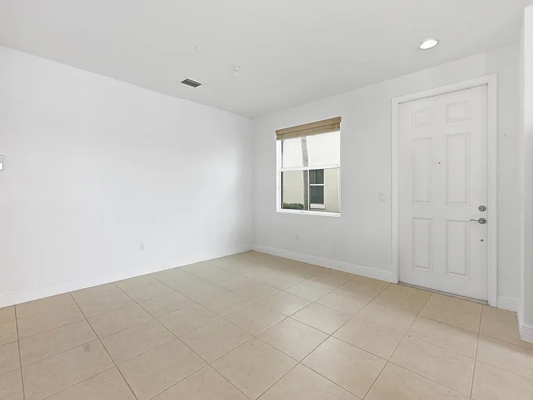 3065 Tortola Way — Photo 15